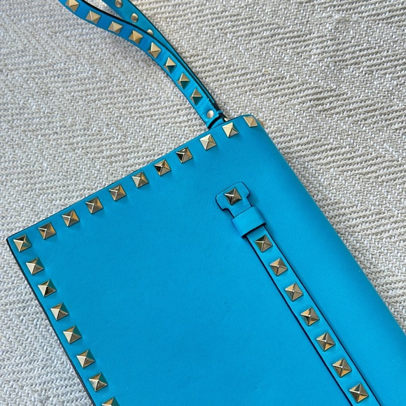 Valentino Garavani Rockstud leather clutch bag - Picture 4 of 7